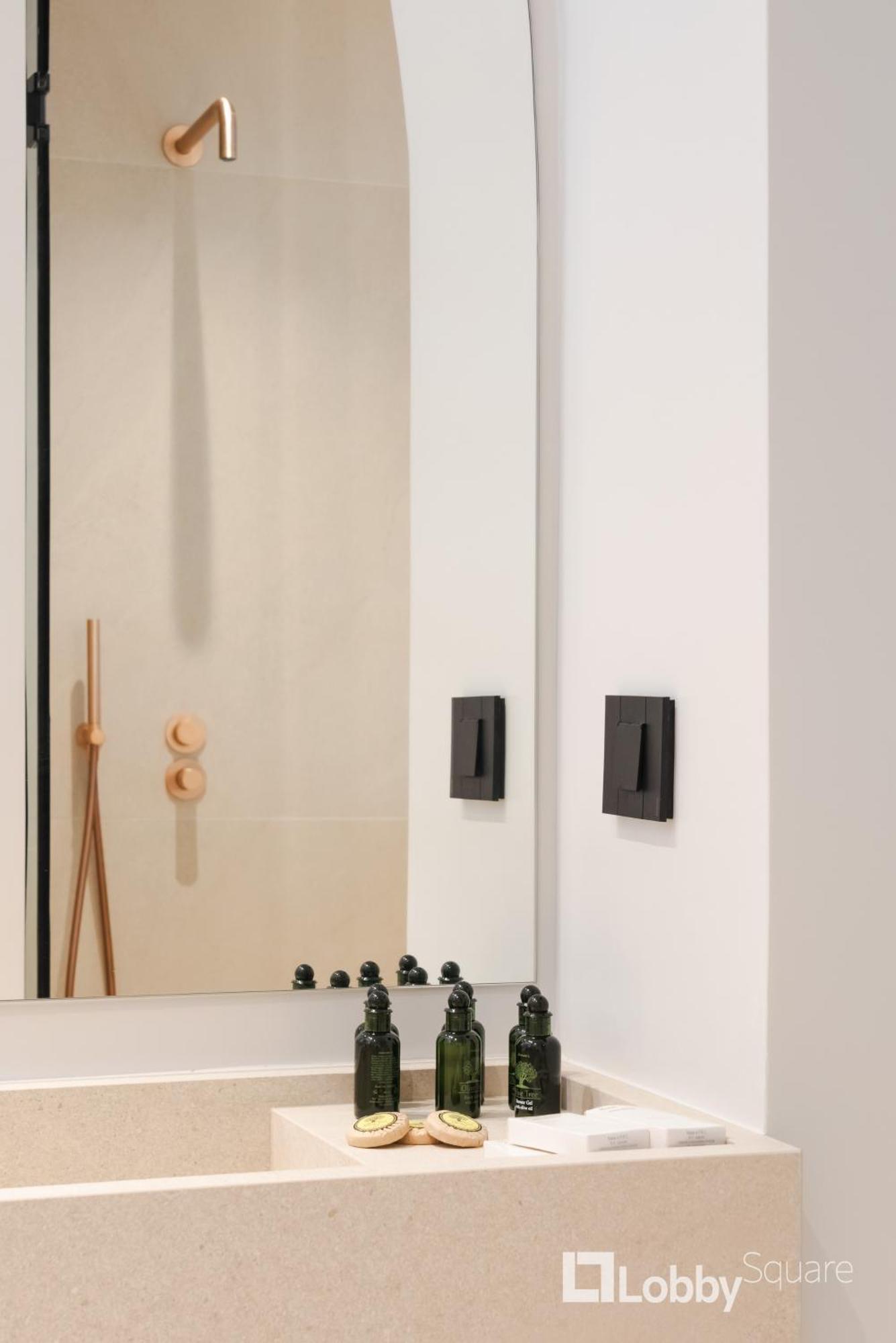 Muse Apartment By Lobbysquare أثينا المظهر الخارجي الصورة